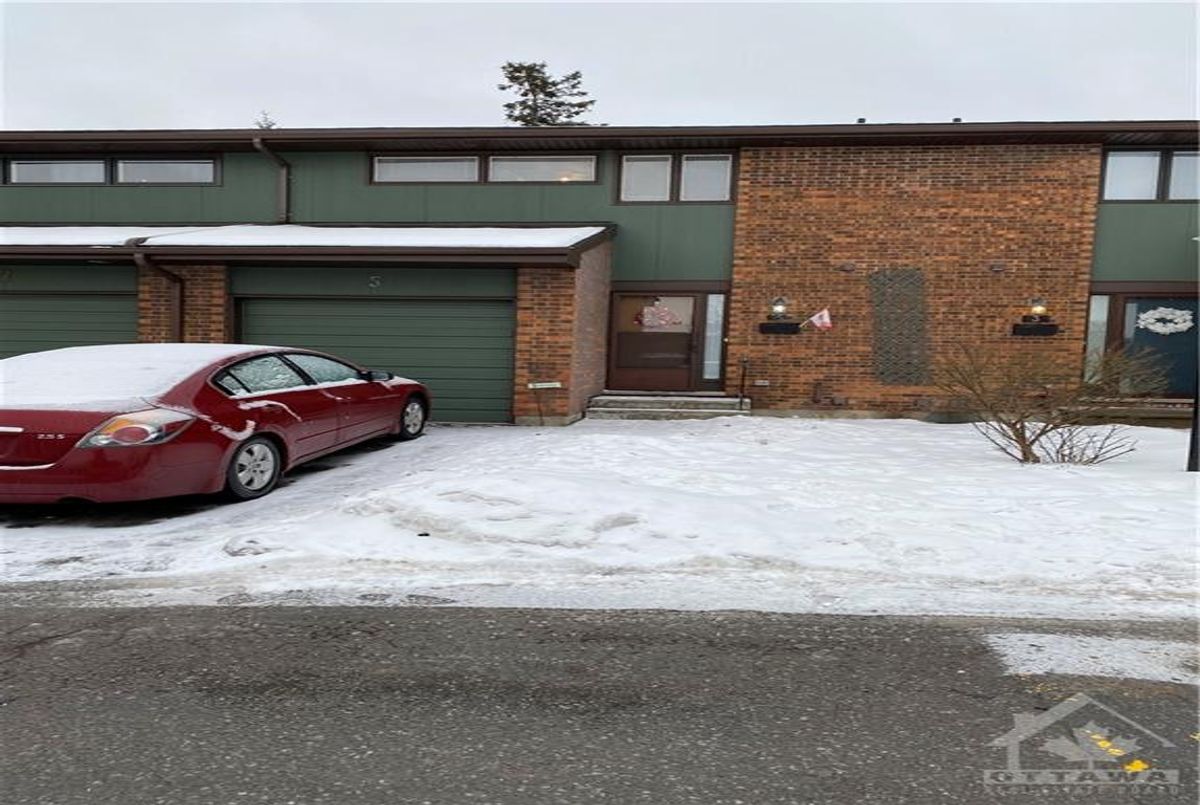 This property is no longer available RE/MAX HALLMARK BROKERAGES