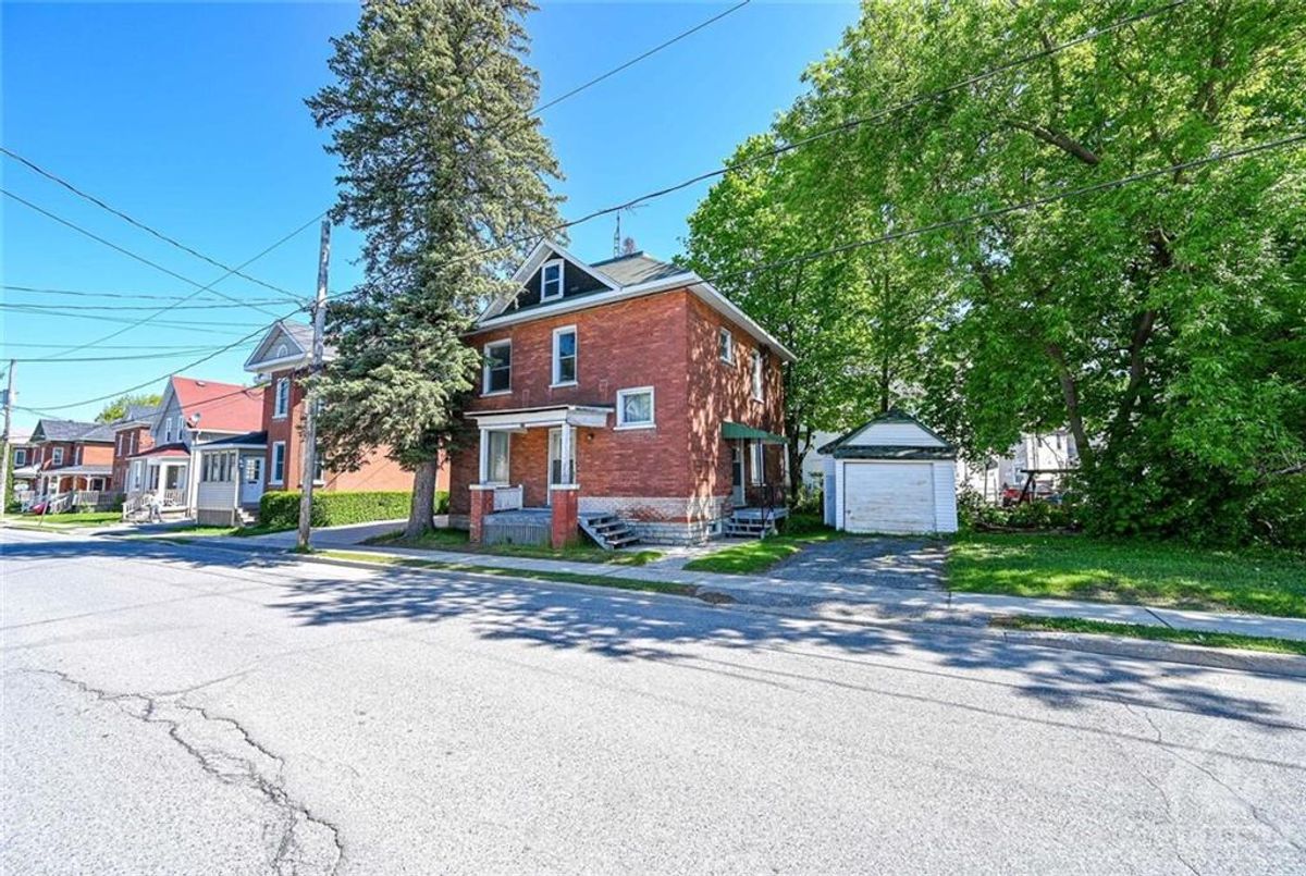 19 KENSINGTON Avenue Smiths Falls RE/MAX HALLMARK BROKERAGES