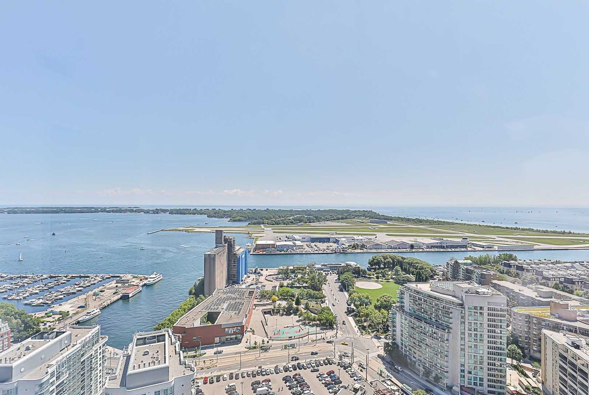 Condo 17 Bathurst St St  Toronto For Lease