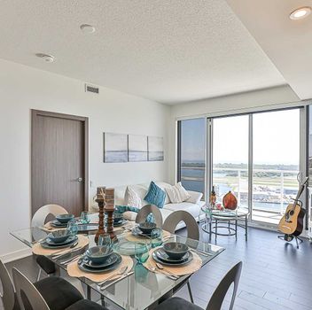 Condo 17 Bathurst St St  Toronto For Lease