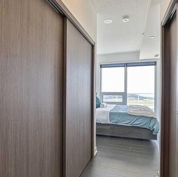 Condo 17 Bathurst St St  Toronto For Lease