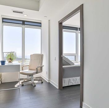 Condo 17 Bathurst St St  Toronto For Lease