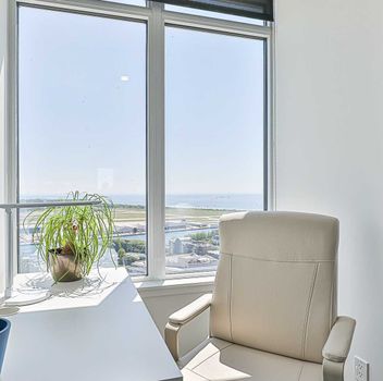 Condo 17 Bathurst St St  Toronto For Lease
