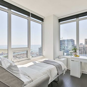 Condo 17 Bathurst St St  Toronto For Lease