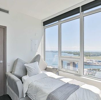 Condo 17 Bathurst St St  Toronto For Lease