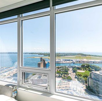 Condo 17 Bathurst St St  Toronto For Lease
