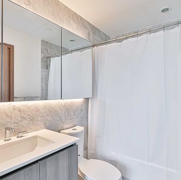 Condo 17 Bathurst St St  Toronto For Lease