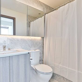 Condo 17 Bathurst St St  Toronto For Lease