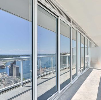 Condo 17 Bathurst St St  Toronto For Lease