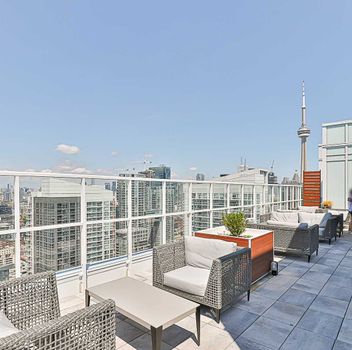 Condo 17 Bathurst St St  Toronto For Lease