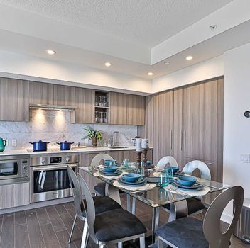 Condo 17 Bathurst St St  Toronto For Lease