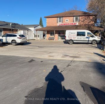  186 King Rd  Richmond Hill For Lease