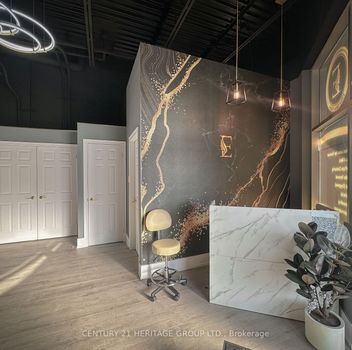  11860 Yonge St  Richmond Hill For Sale