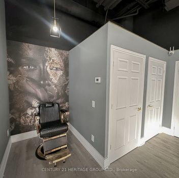  11860 Yonge St  Richmond Hill For Sale