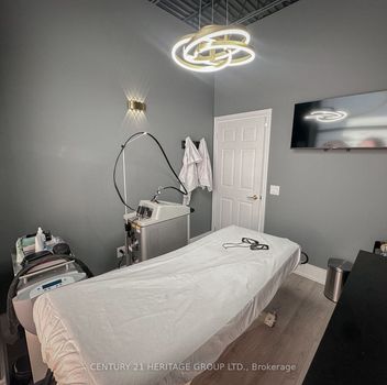  11860 Yonge St  Richmond Hill For Sale