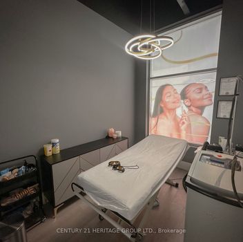  11860 Yonge St  Richmond Hill For Sale