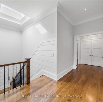 Single Family 29 Alderdale Cr  Toronto For Sale