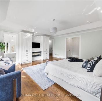 Single Family 29 Alderdale Cr  Toronto For Sale