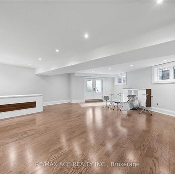Single Family 29 Alderdale Cr  Toronto For Sale