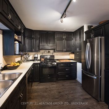 Single Family 74 Metcalfe   Kingston For Sale