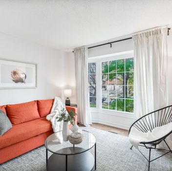 Single Family 431 Commonwealth Circle  Mississauga For Sale