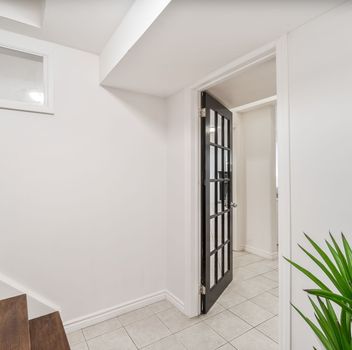Single Family 431 Commonwealth Circle  Mississauga For Sale