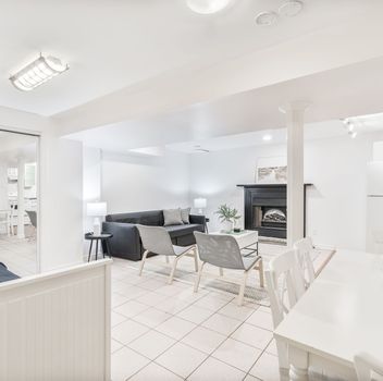Single Family 431 Commonwealth Circle  Mississauga For Sale