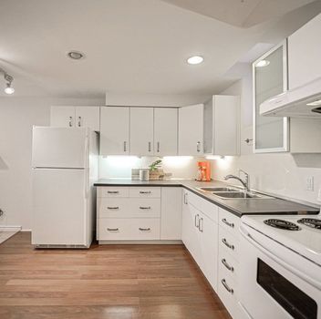 Single Family 431 Commonwealth Circle  Mississauga For Sale