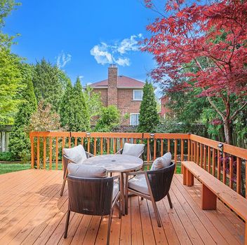Single Family 431 Commonwealth Circle  Mississauga For Sale