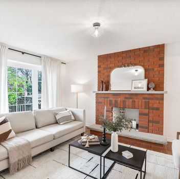Single Family 431 Commonwealth Circle  Mississauga For Sale