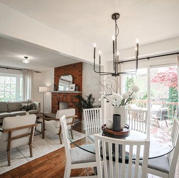 Single Family 431 Commonwealth Circle  Mississauga For Sale