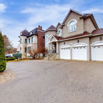 Single Family 142 Pemberton Rd  Richmond Hill For Sale