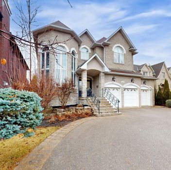 Single Family 142 Pemberton Rd  Richmond Hill For Sale