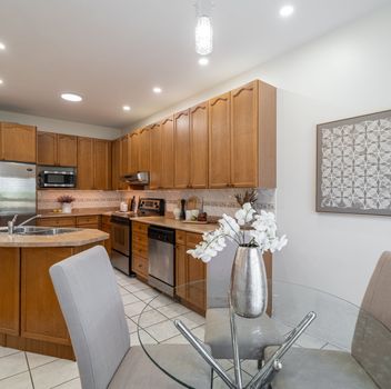 Single Family 211 Kayla Crescent  Vaughan For Sale