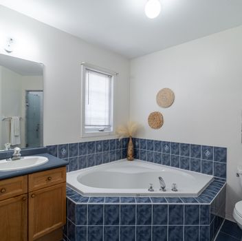 Single Family 211 Kayla Crescent  Vaughan For Sale