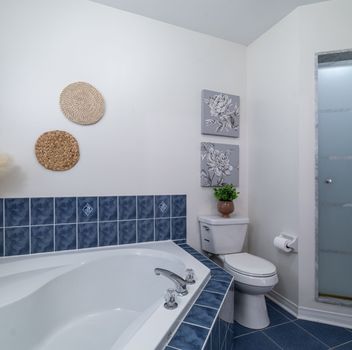 Single Family 211 Kayla Crescent  Vaughan For Sale