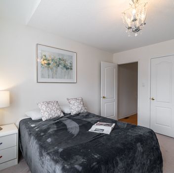 Single Family 211 Kayla Crescent  Vaughan For Sale