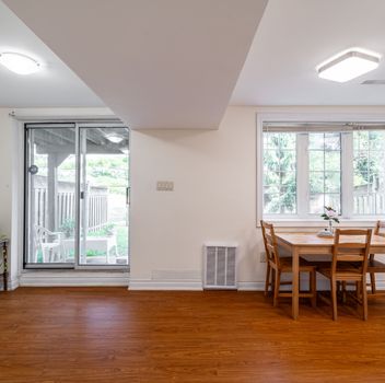Single Family 211 Kayla Crescent  Vaughan For Sale