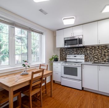 Single Family 211 Kayla Crescent  Vaughan For Sale