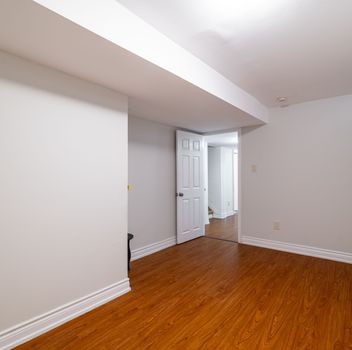 Single Family 211 Kayla Crescent  Vaughan For Sale