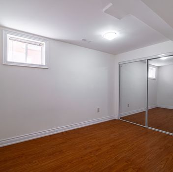 Single Family 211 Kayla Crescent  Vaughan For Sale