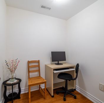 Single Family 211 Kayla Crescent  Vaughan For Sale