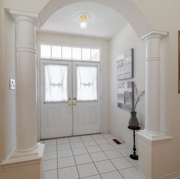 Single Family 211 Kayla Crescent  Vaughan For Sale