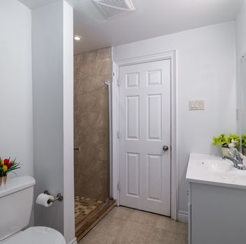 Single Family 211 Kayla Crescent  Vaughan For Sale
