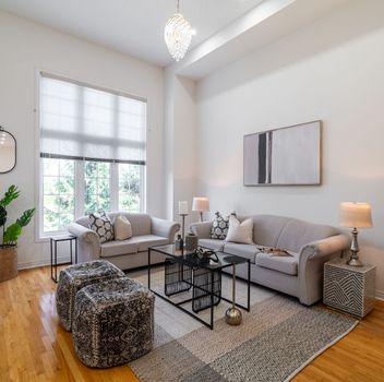 Single Family 211 Kayla Crescent  Vaughan For Sale
