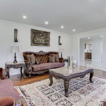 Single Family 898 Stonehaven Avenue  Newmarket For Sale