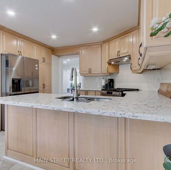 Single Family 898 Stonehaven Avenue  Newmarket For Sale