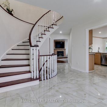 Single Family 898 Stonehaven Avenue  Newmarket For Sale
