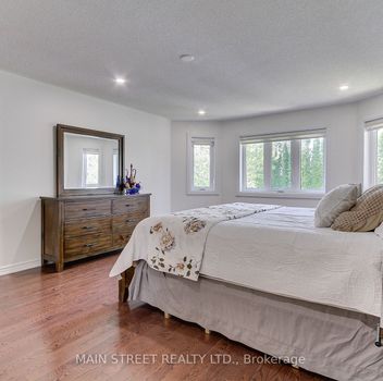 Single Family 898 Stonehaven Avenue  Newmarket For Sale