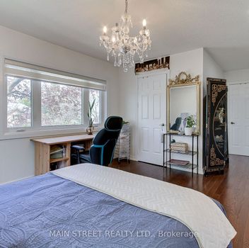Single Family 898 Stonehaven Avenue  Newmarket For Sale